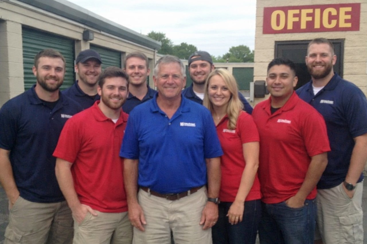 Water damage restoration professionals in Lakewood, OH